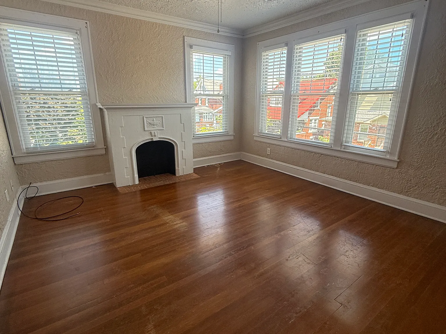 2 bed, $800 — Photo 1