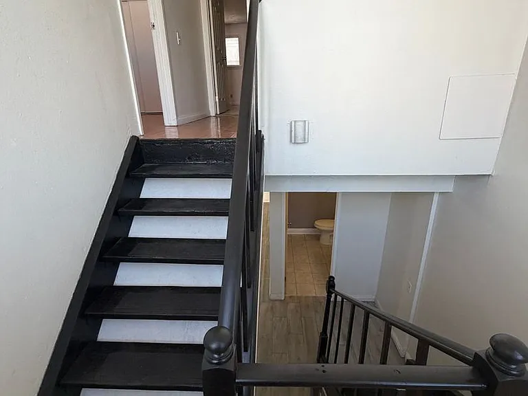 2236 E Desert Inn Rd — Photo 12