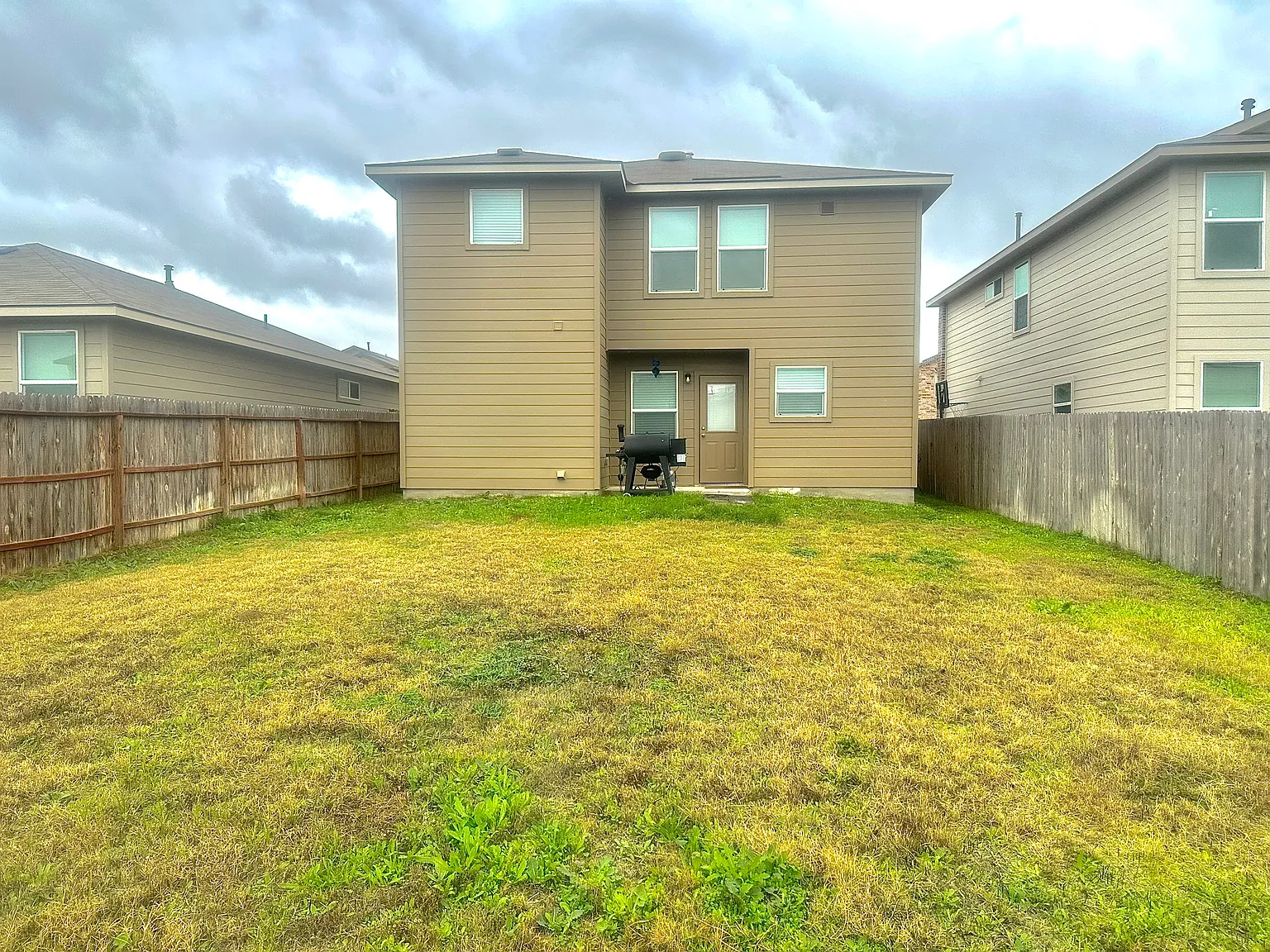 3 bed, 2.5 bath, 1508 sqft, $1,650 — Photo 2