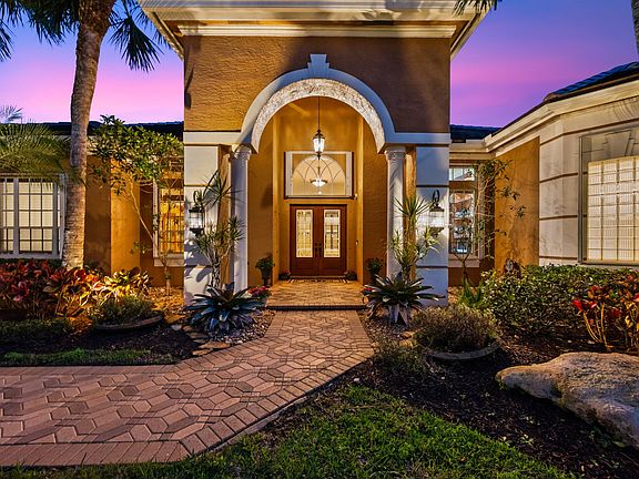 4th image of 17104 Gulf Pine Circle