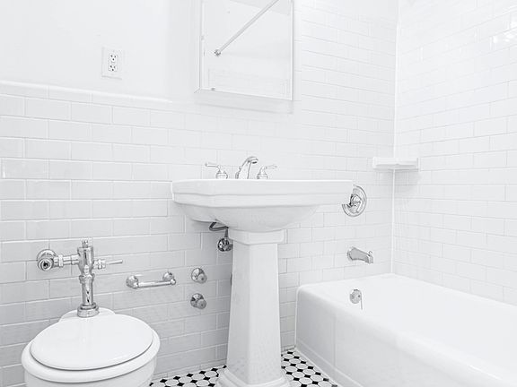 5th image of 10 W 135th St APT 12L