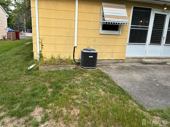 5th image of 3 Miles Pond Rd