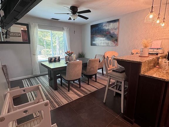 5th image of 365 Woodland Ct
