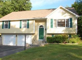 1 Rosemont Ter, Lincoln, RI 02865