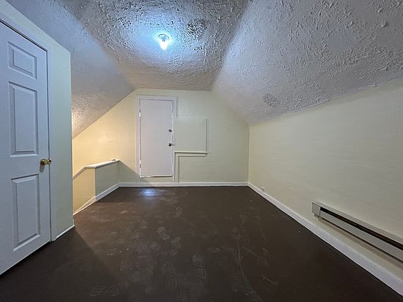 4th image of 9617 Silk Ave Floor 3