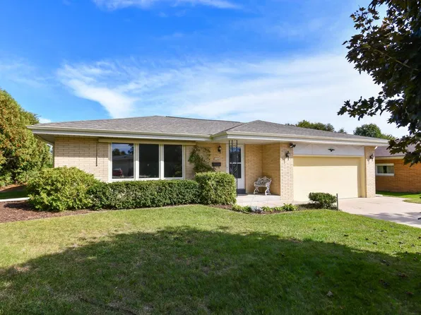 5152 Maplewood DRIVE, Greendale, WI 53129
