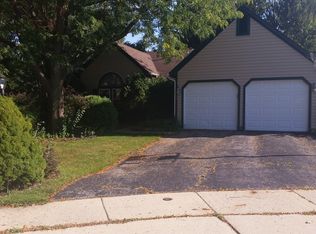 51 Washington Ave, Streamwood, IL