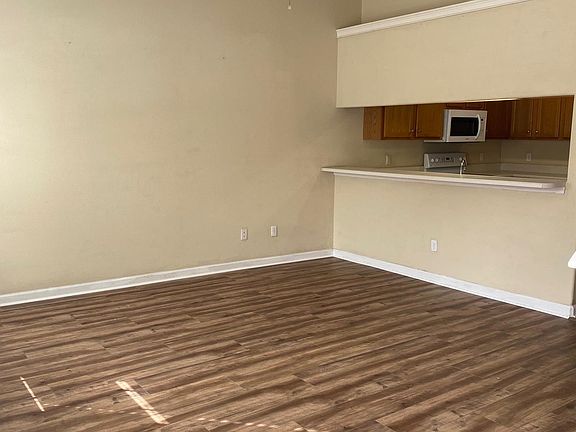 2nd image of 26 Guinevere Ln #B