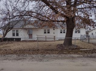 1 Cemetery Rd, Wellsville, MO 63384