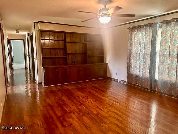 3rd image of 1718 Wedgewood Dr