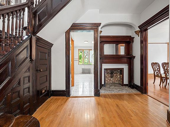 3rd image of 4647 Bedford Ave