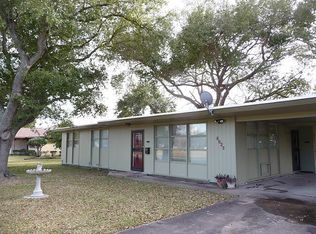 8025 Miller Dr, Hitchcock, TX 77563
