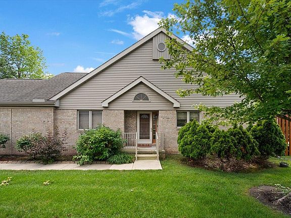 3rd image of 213 Edington Cir