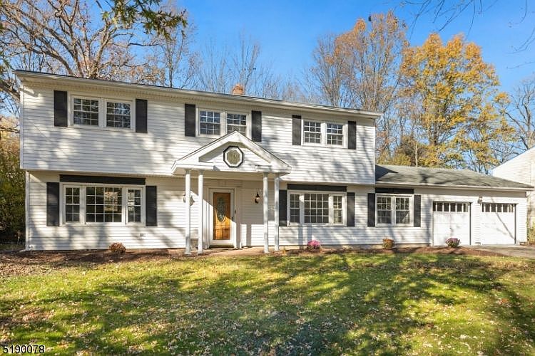 1st image of 12 Bromley Dr