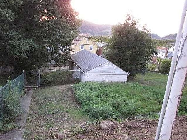 2nd image of 2109 Leishman Ave