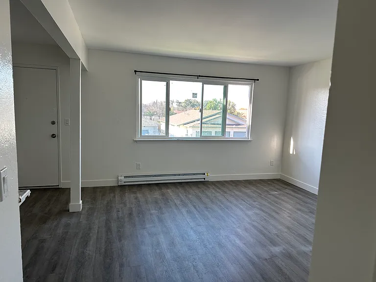 1236 Quincy Dr #3 — Photo 4