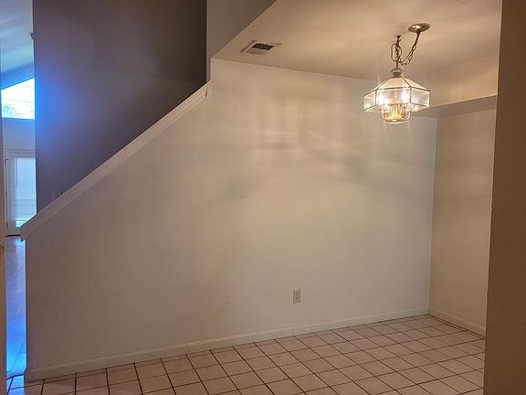 Kitchen dining area