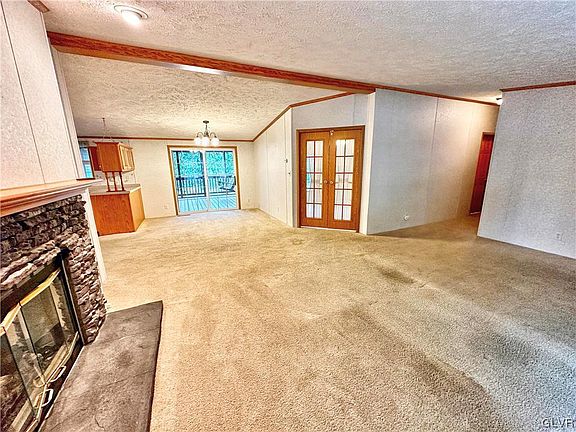 3rd image of 4182 Heritage Ln