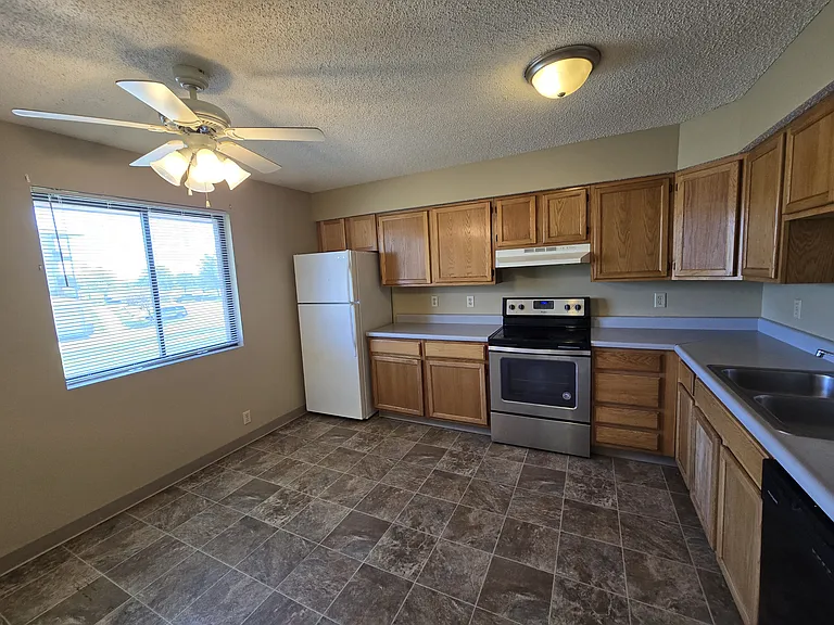 3641 Baldwin Ave — Photo 4