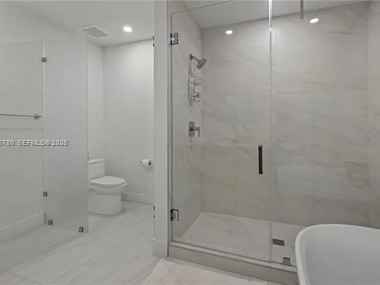 17550 Collins Ave #CU-1205 — Photo 51