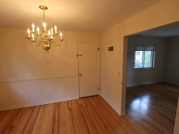4th image of 4933 Kelsch Ln #1