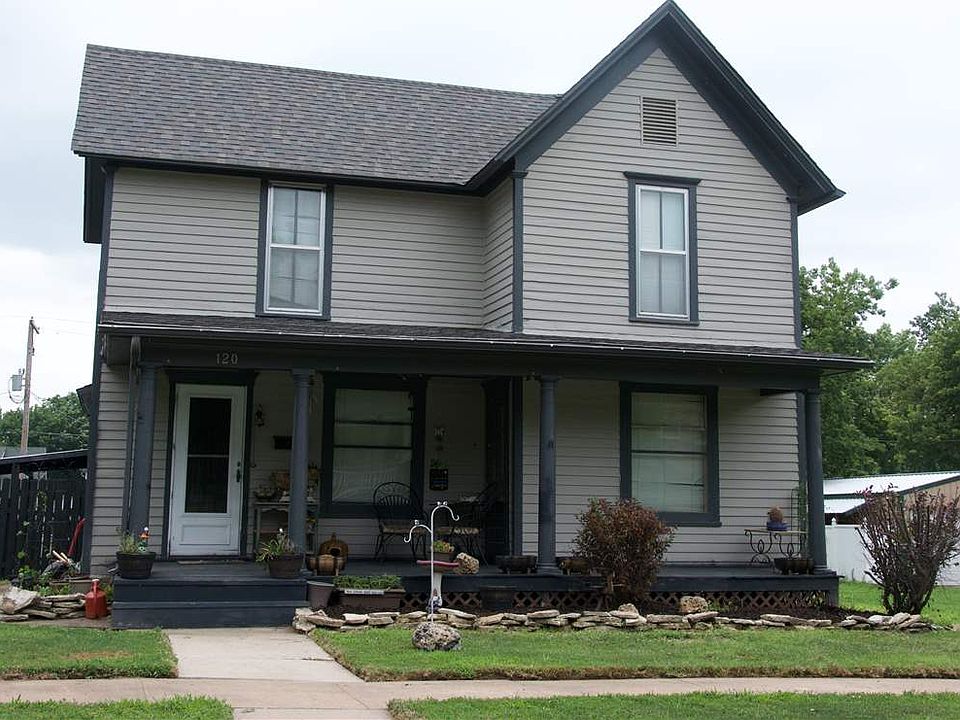 1st image of 120 NE 8th St
