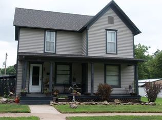 120 NE 8th St, Abilene, KS 67410