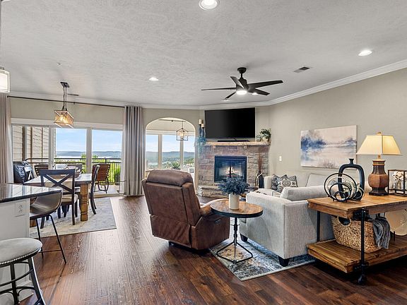 5th image of 123 Royal Vista Drive #503