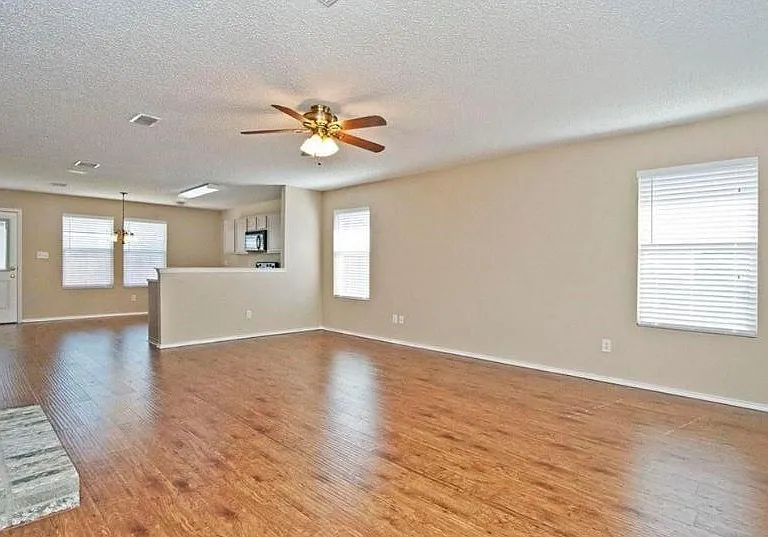 3411 Jacobs Dr — Photo 4