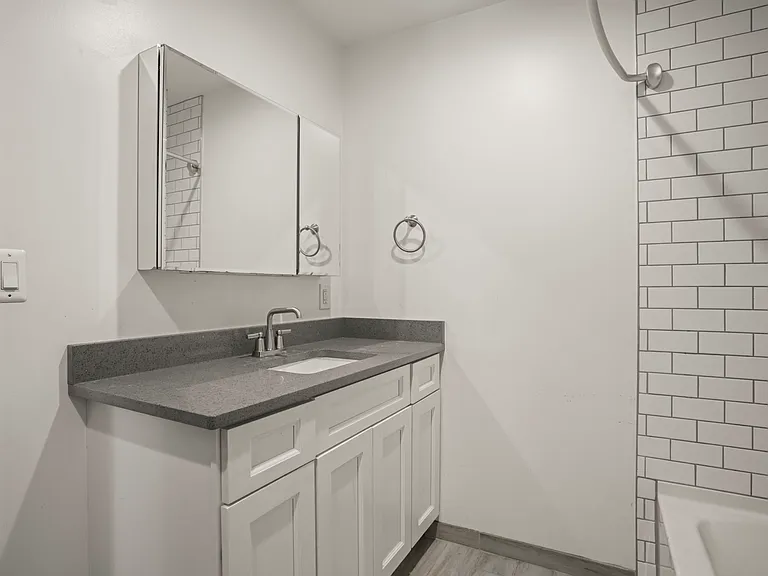 2706 E Somerset St — Photo 15