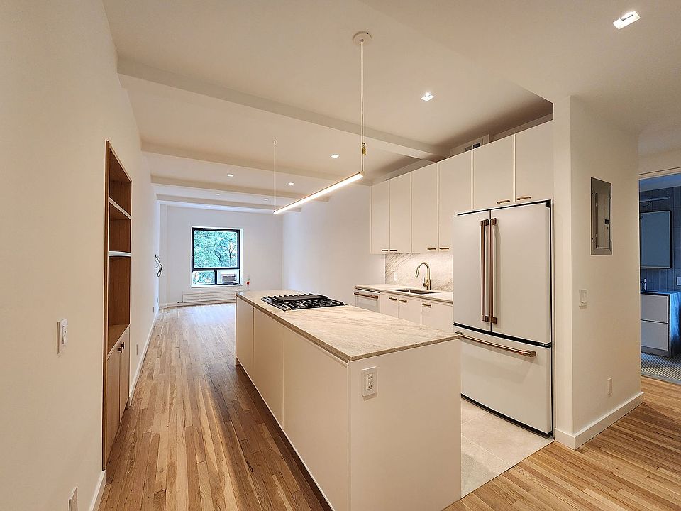 1st image of 250 W 88th St APT 307