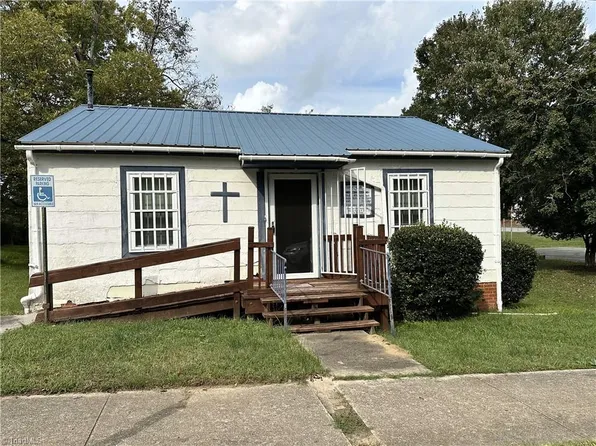 1213 Vernon Pl, High Point, NC 27260