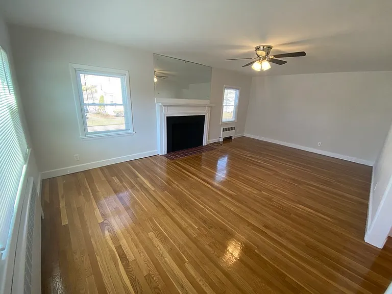 137 Main St — Photo 14