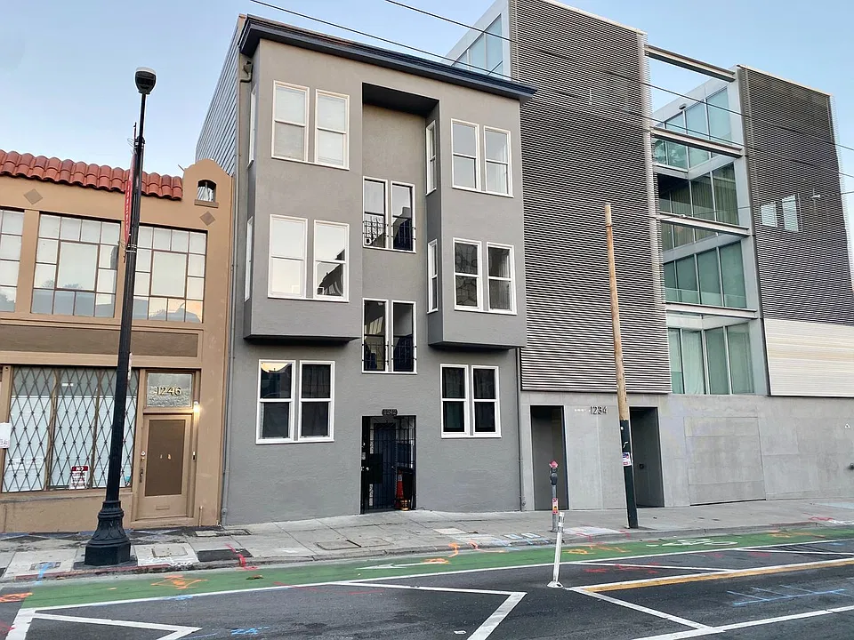 1242 Howard