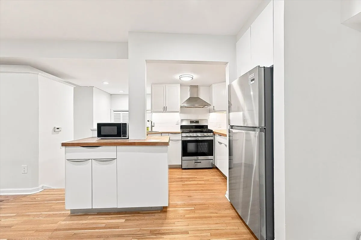 1 bed, 804 sqft, $4,000 — Photo 2