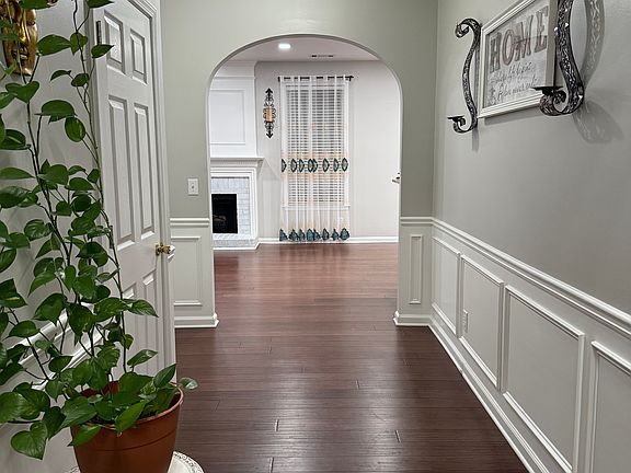 Entry Hall/ 2 story Foyer