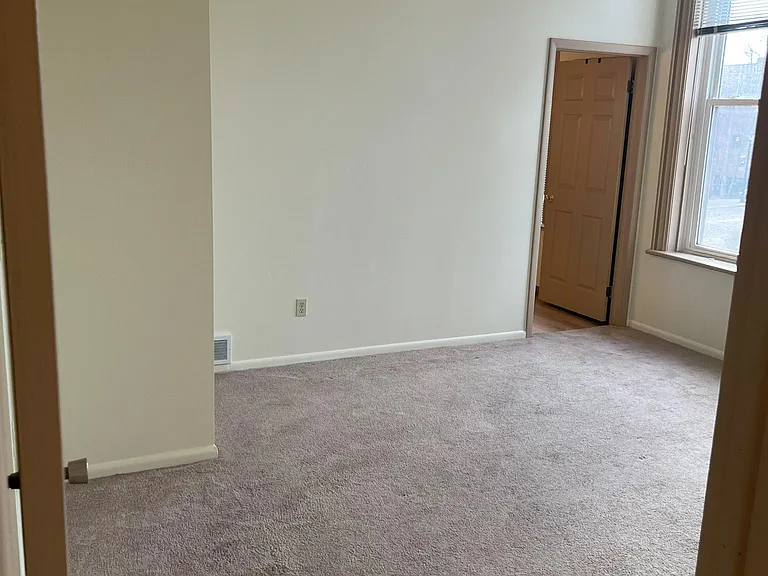 140 N Canal St #3 — Photo 6