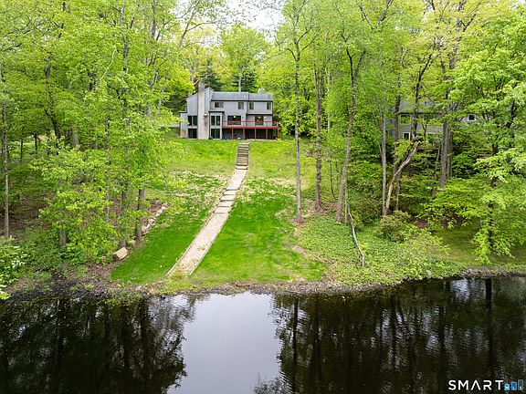 2nd image of 171 Blackberry Drive