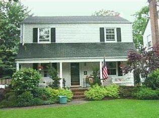 74 Brookview Ter, Bergenfield, NJ 07621