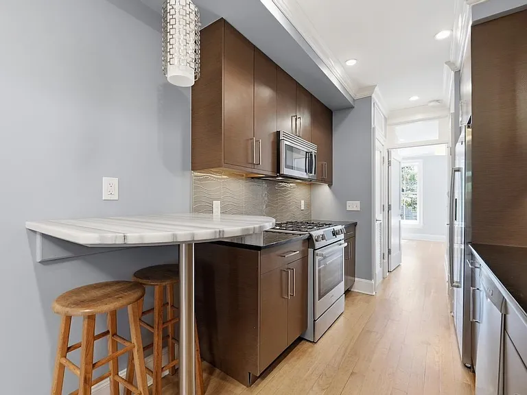 604 Adams St #4 — Photo 5