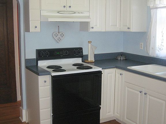 3rd image of 1504 Stolp Ave