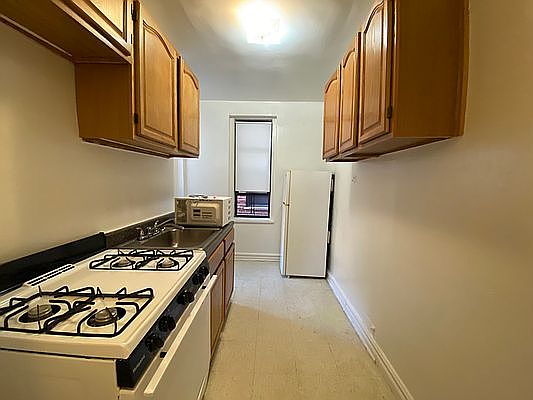 5th image of 67-70 Yellowstone Blvd APT 4W