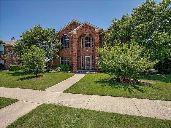 3rd image of 3708 Blossom Dr