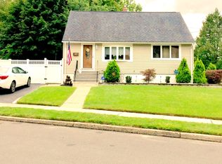 10 Vetrone Dr, Woodland Park, NJ 07424