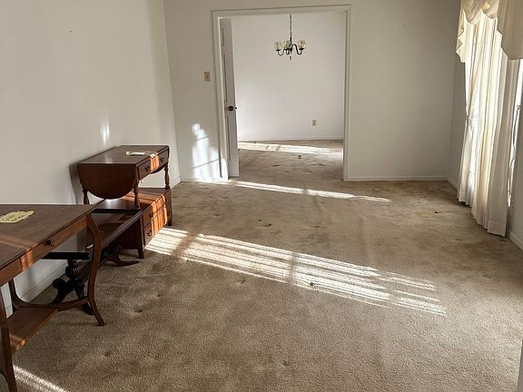 3rd image of 448 Palisade Dr