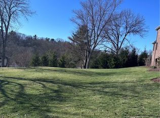 2544 Edgewood Dr, Pittsburgh, PA 15241