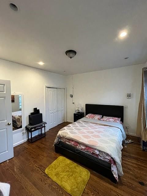 2nd image of 16 Pine St