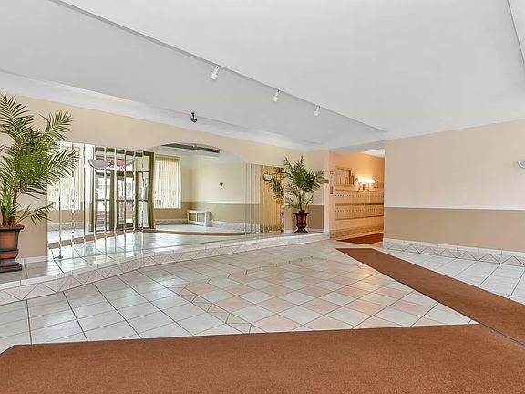 2nd image of 71-11 Yellowstone Blvd APT 6M