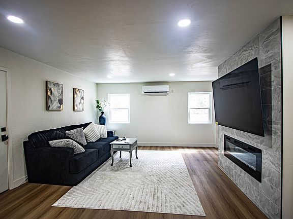 5th image of 6461 Duluth Ave
