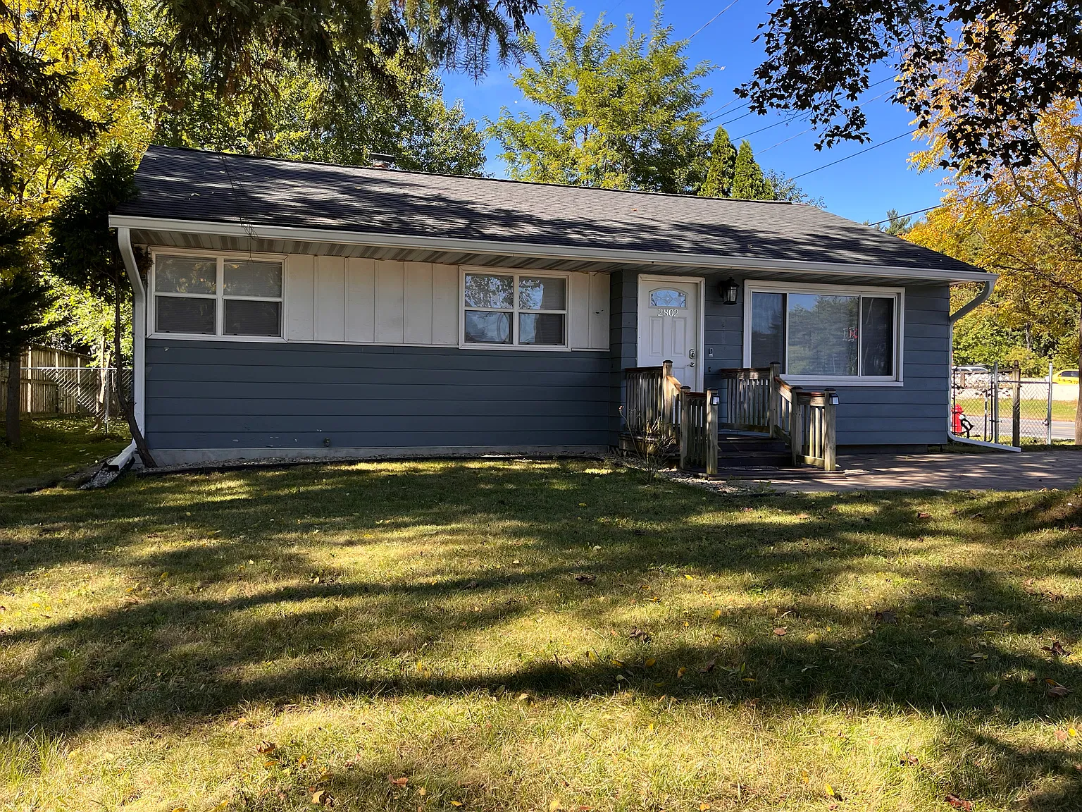 3 bed, 1006 sqft, $2,500 — Photo 1
